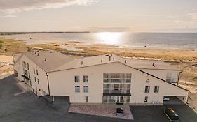 Marina Resort Apartments - sisältäen liinavaatteet ja loppusiivouksen by Hiekka Booking